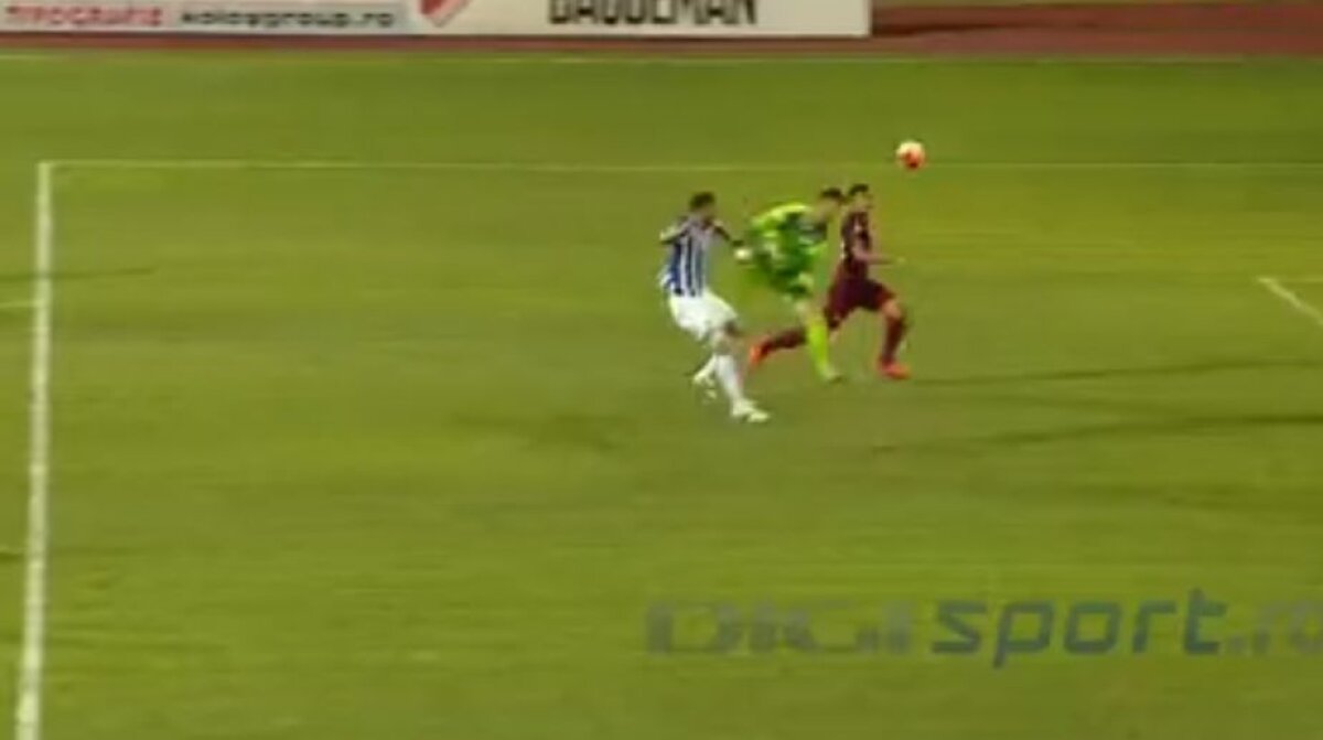 FOTO Faze identice, măsuri diferite » Mincă a luat roşu, Matache nici n-a fost băgat în seamă