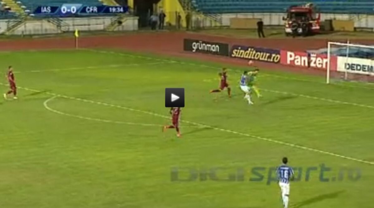 FOTO Faze identice, măsuri diferite » Mincă a luat roşu, Matache nici n-a fost băgat în seamă