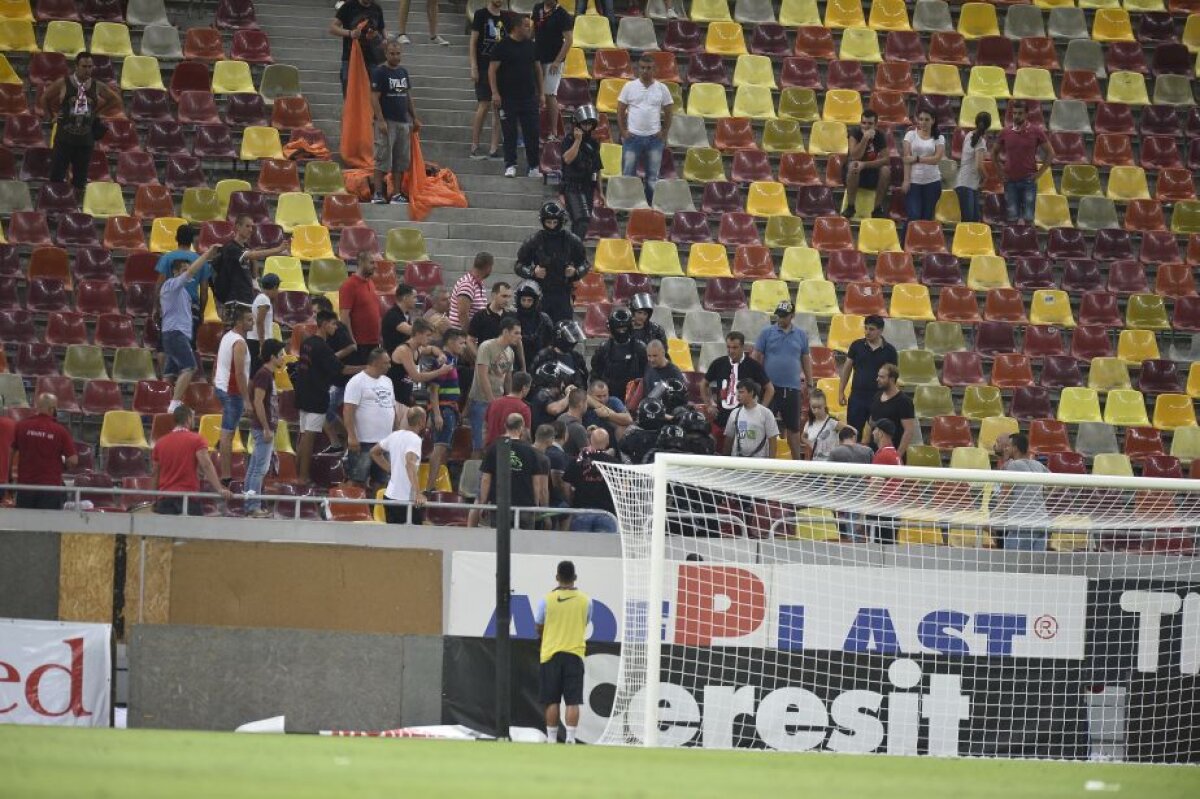 VIDEO+ FOTO Scandal la finalul meciului Steaua - Dinamo » Un fan dinamovist a fost luat pe sus de jandarmi