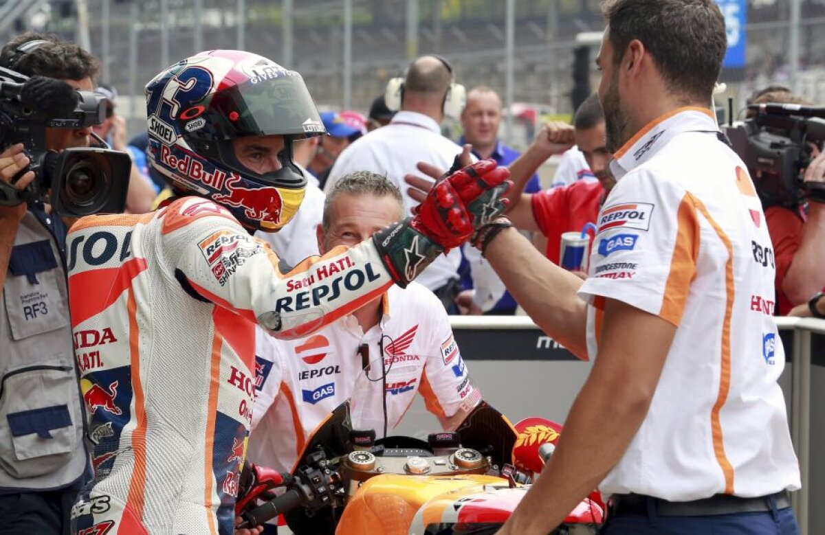 VIDEO și FOTO Cursa pe care n-ați fi vrut s-o ratați! Marquez a cîștigat la Indianapolis, după un duel fabulos cu Lorenzo! Record remarcabil al lui Marc!