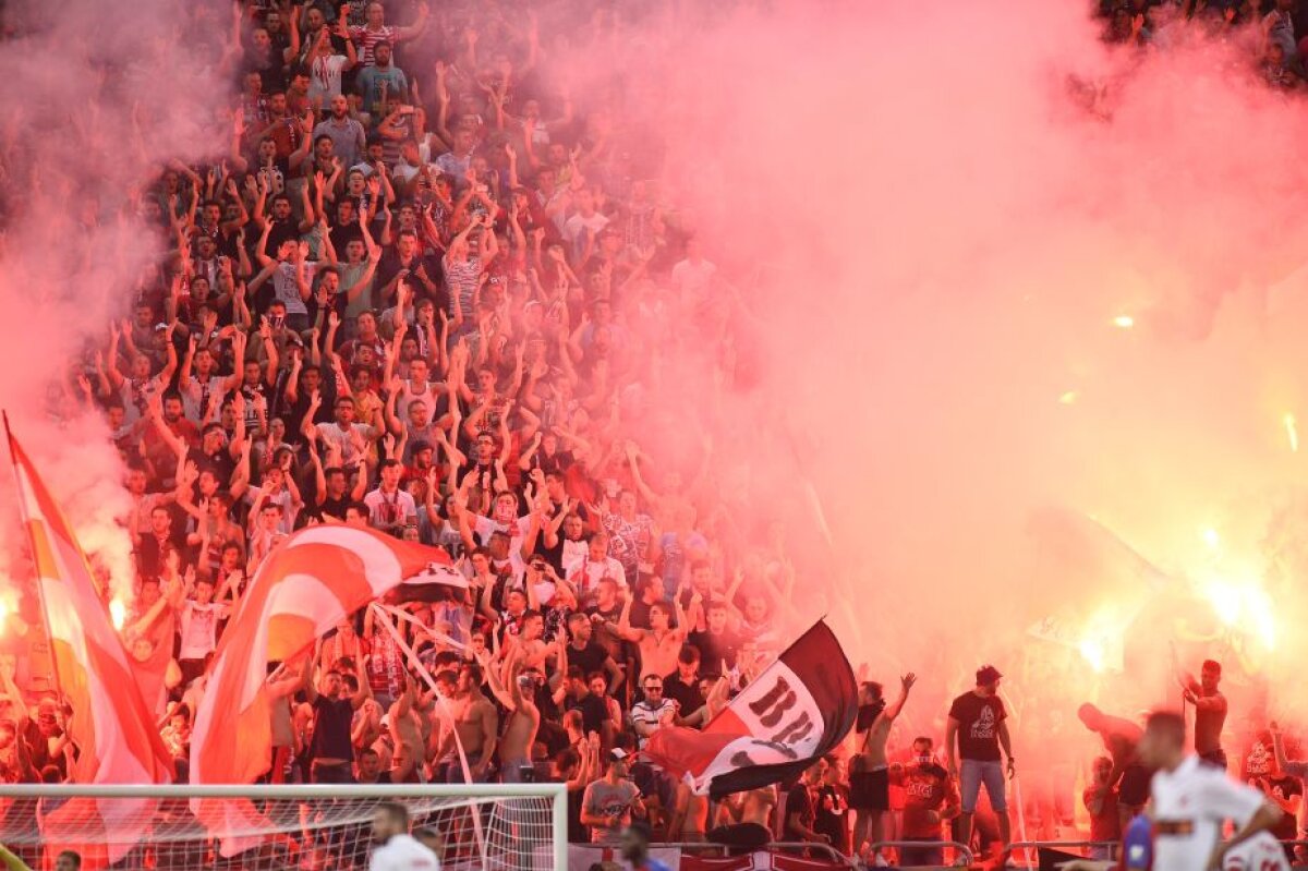 GALERIE FOTO Fanii lui Dinamo au făcut spectacol la meciul cu Steaua » Imagini de senzaţie de la Derby de România