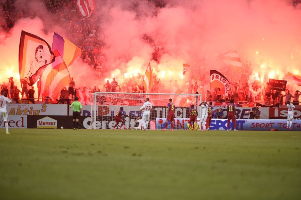 GALERIE FOTO Fanii lui Dinamo au făcut spectacol la meciul cu Steaua » Imagini de senzaţie de la Derby de România