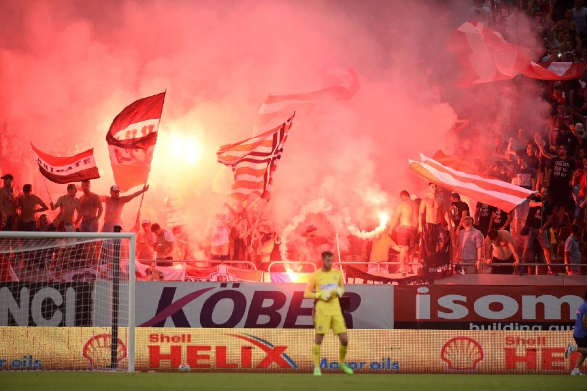 GALERIE FOTO Fanii lui Dinamo au făcut spectacol la meciul cu Steaua » Imagini de senzaţie de la Derby de România