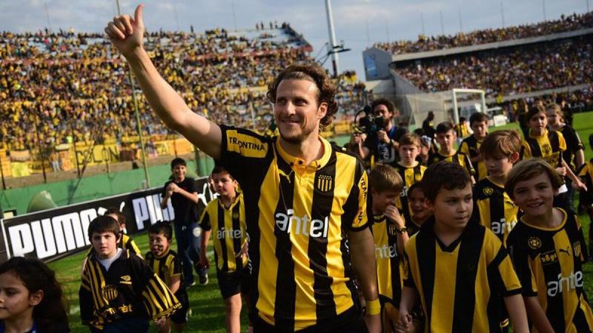 VIDEO și FOTO Gol fabulos pentru Diego Forlan la debutul la echipa sa de suflet