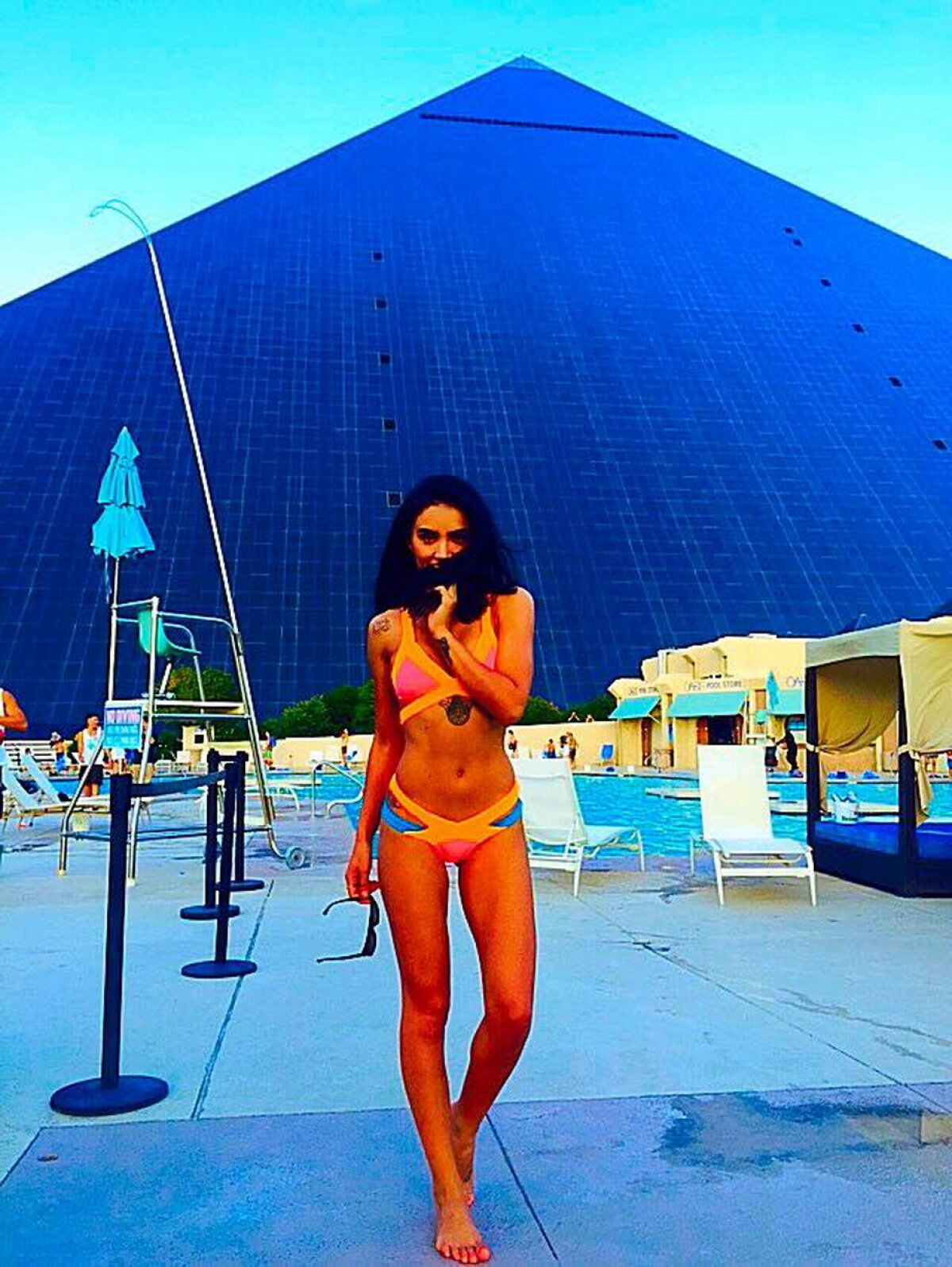 Adelina Pestriţu face ravagii în America! Uite cum a apărut la piscină