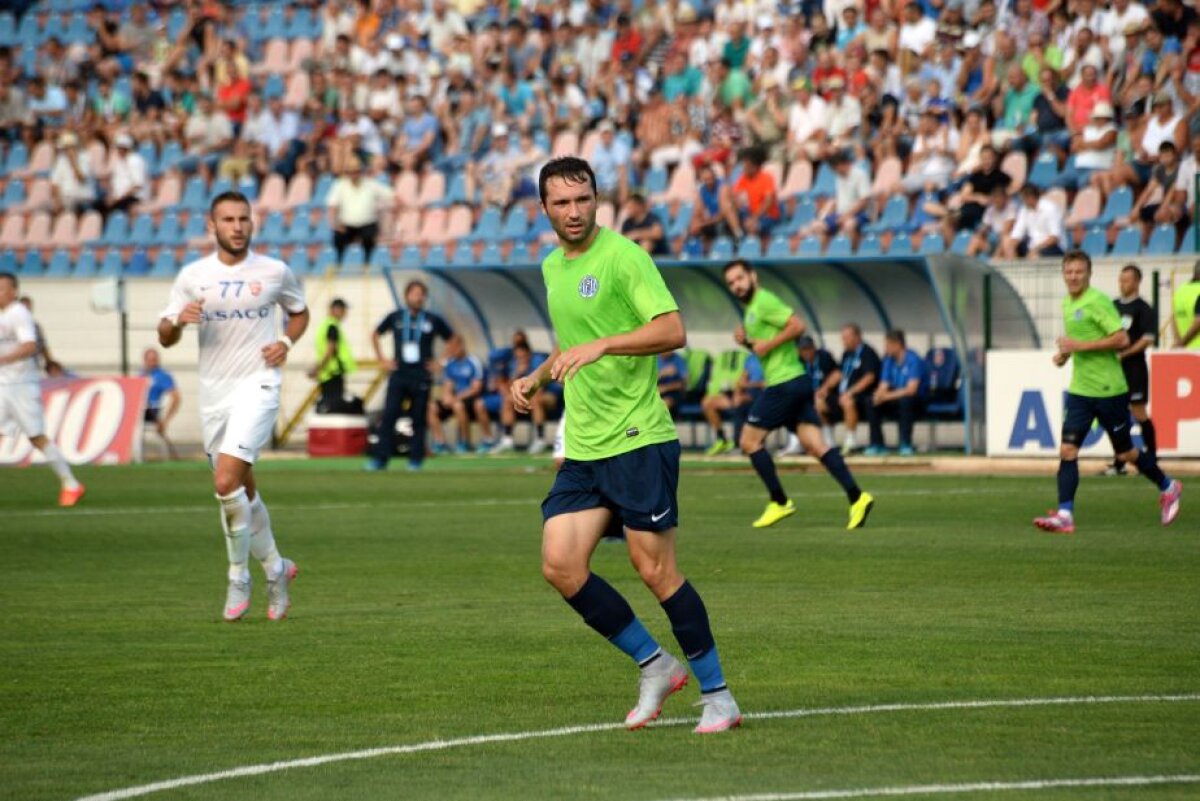 FOTO și VIDEO FC Botoșani - CSMS Iași 1-0 » Victoria din derby-ul Moldovei îl ține în continuare pe Leo Grozavu la cîrma botoșănenilor
