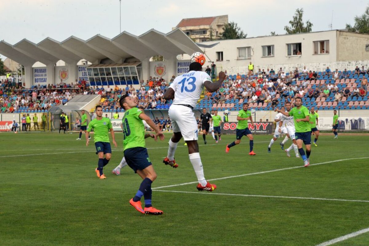 FOTO și VIDEO FC Botoșani - CSMS Iași 1-0 » Victoria din derby-ul Moldovei îl ține în continuare pe Leo Grozavu la cîrma botoșănenilor