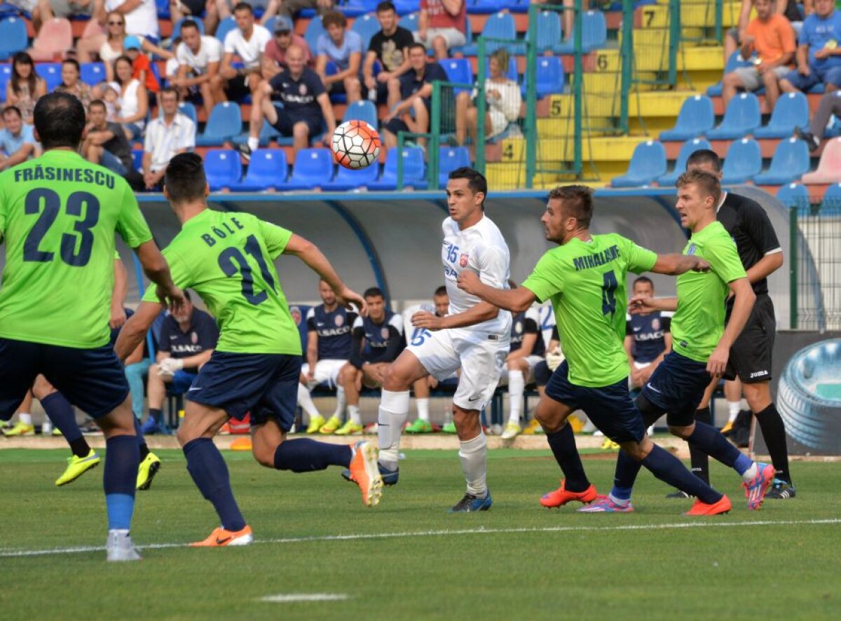 FOTO și VIDEO FC Botoșani - CSMS Iași 1-0 » Victoria din derby-ul Moldovei îl ține în continuare pe Leo Grozavu la cîrma botoșănenilor