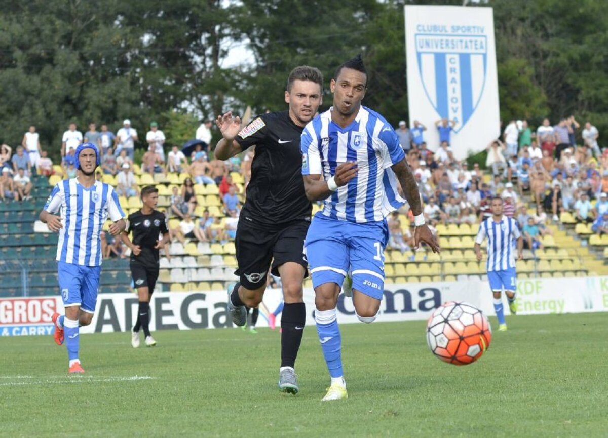VIDEO + FOTO » CS U Craiova - Viitorul 1-2 » Echipa lui Hagi este lider în Liga 1