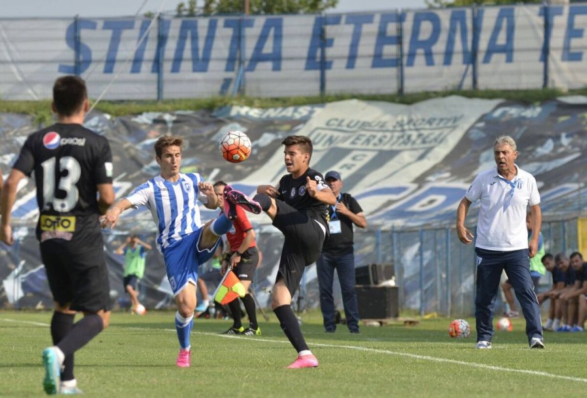 VIDEO + FOTO » CS U Craiova - Viitorul 1-2 » Echipa lui Hagi este lider în Liga 1