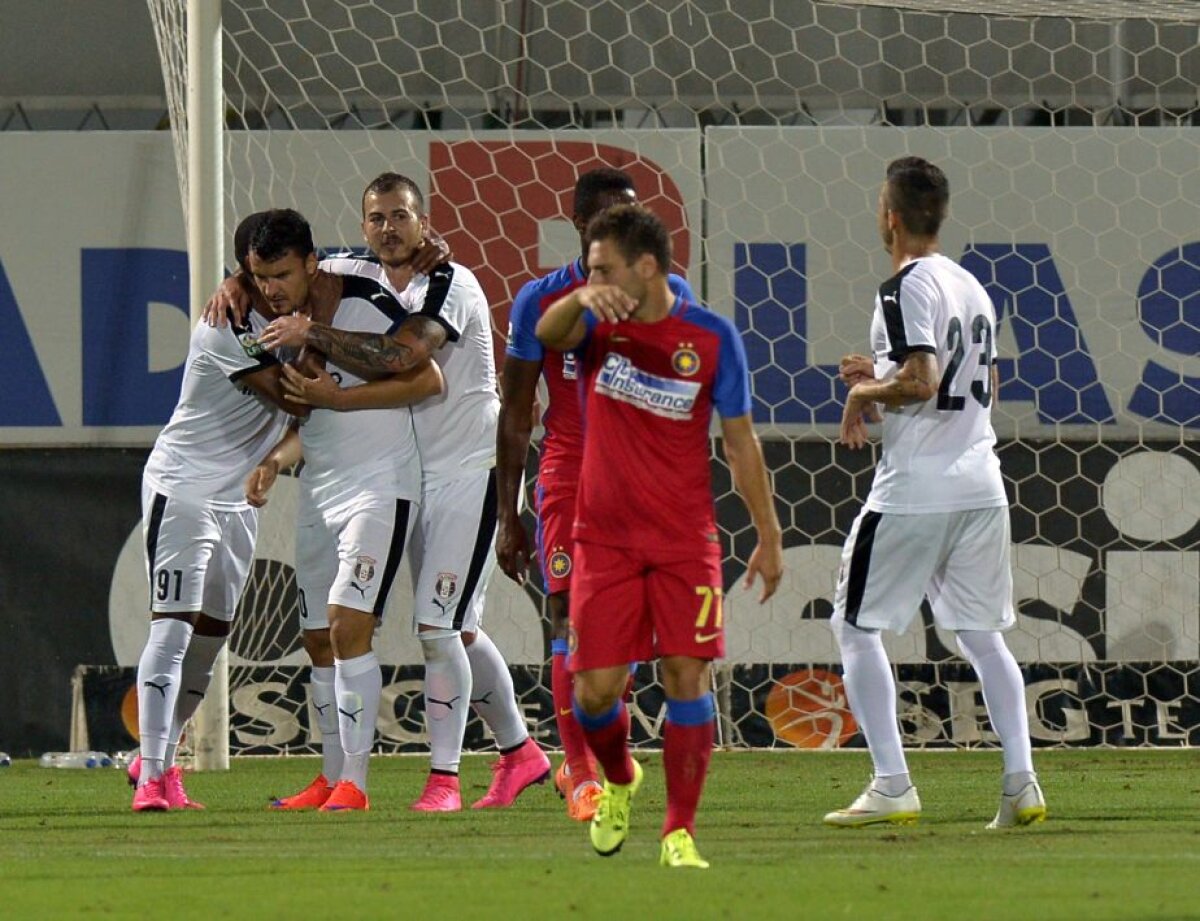 VIDEO+FOTO » Astra - Steaua 2-0 » Roş-albaştrii învinşi de jucătorii pe care i-a dorit în această vară: Alibec şi Budescu! 