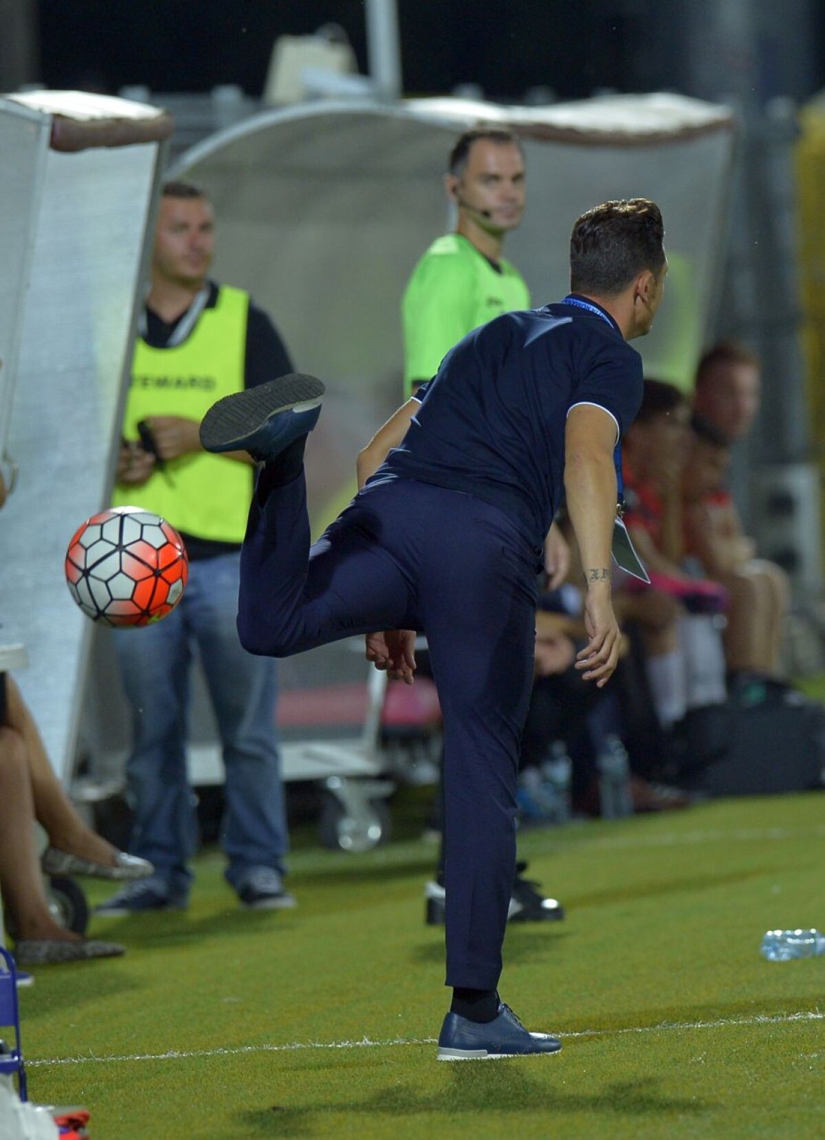 VIDEO+FOTO » Astra - Steaua 2-0 » Roş-albaştrii învinşi de jucătorii pe care i-a dorit în această vară: Alibec şi Budescu! 