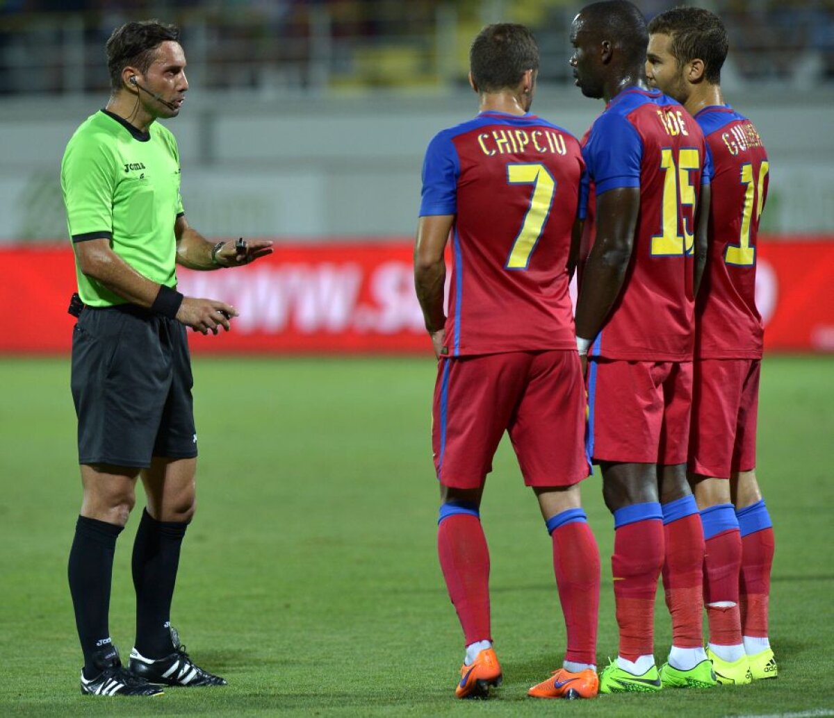 VIDEO+FOTO » Astra - Steaua 2-0 » Roş-albaştrii învinşi de jucătorii pe care i-a dorit în această vară: Alibec şi Budescu! 