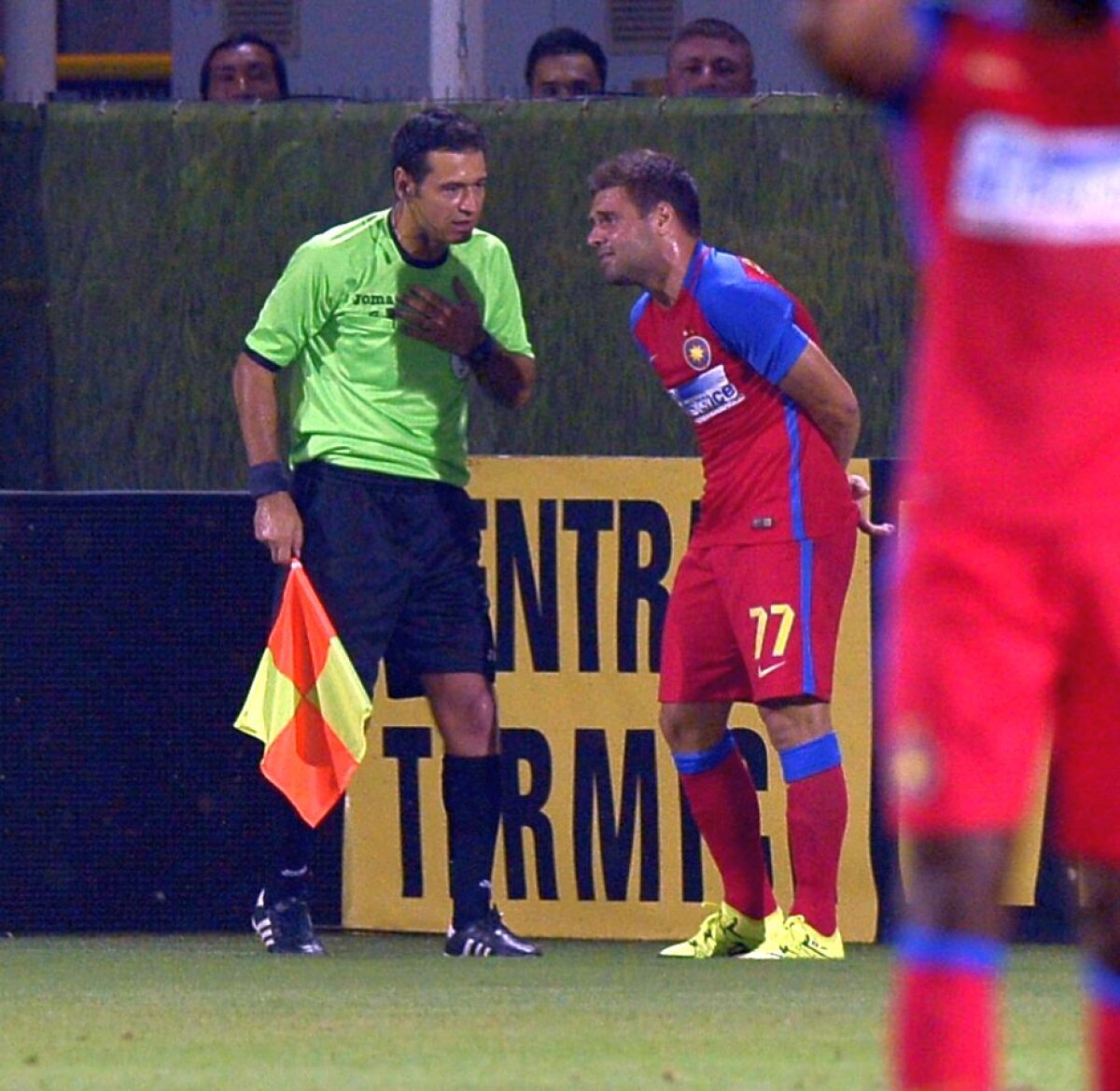 VIDEO+FOTO » Astra - Steaua 2-0 » Roş-albaştrii învinşi de jucătorii pe care i-a dorit în această vară: Alibec şi Budescu! 