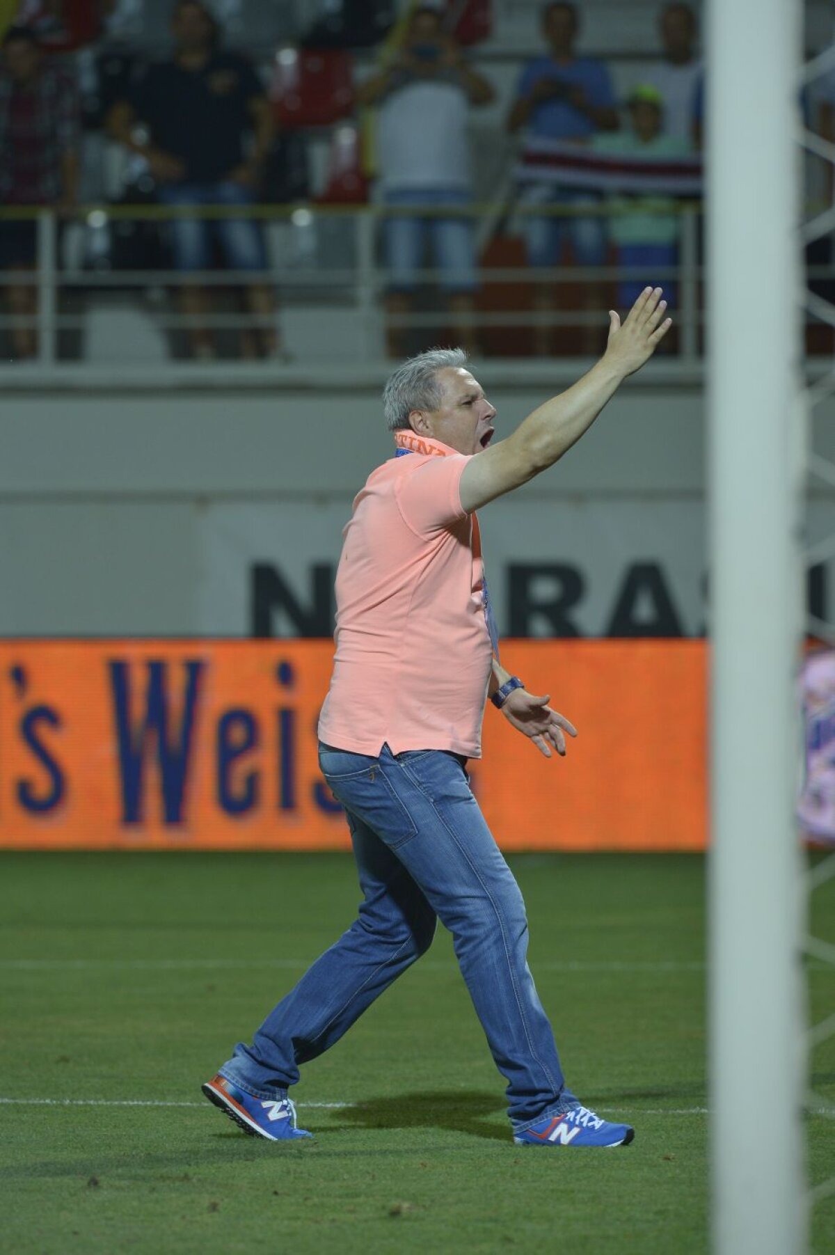 GALERIE FOTO Bucurie extremă pentru Șumudică la finalul meciului cu Steaua » Cum le-a răspuns suporterilor campioanei