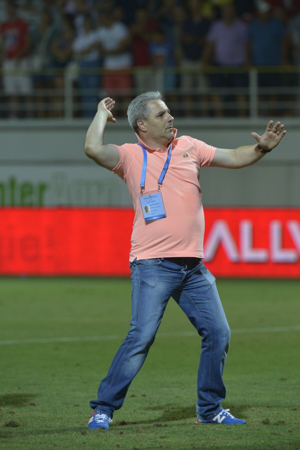 GALERIE FOTO Bucurie extremă pentru Șumudică la finalul meciului cu Steaua » Cum le-a răspuns suporterilor campioanei