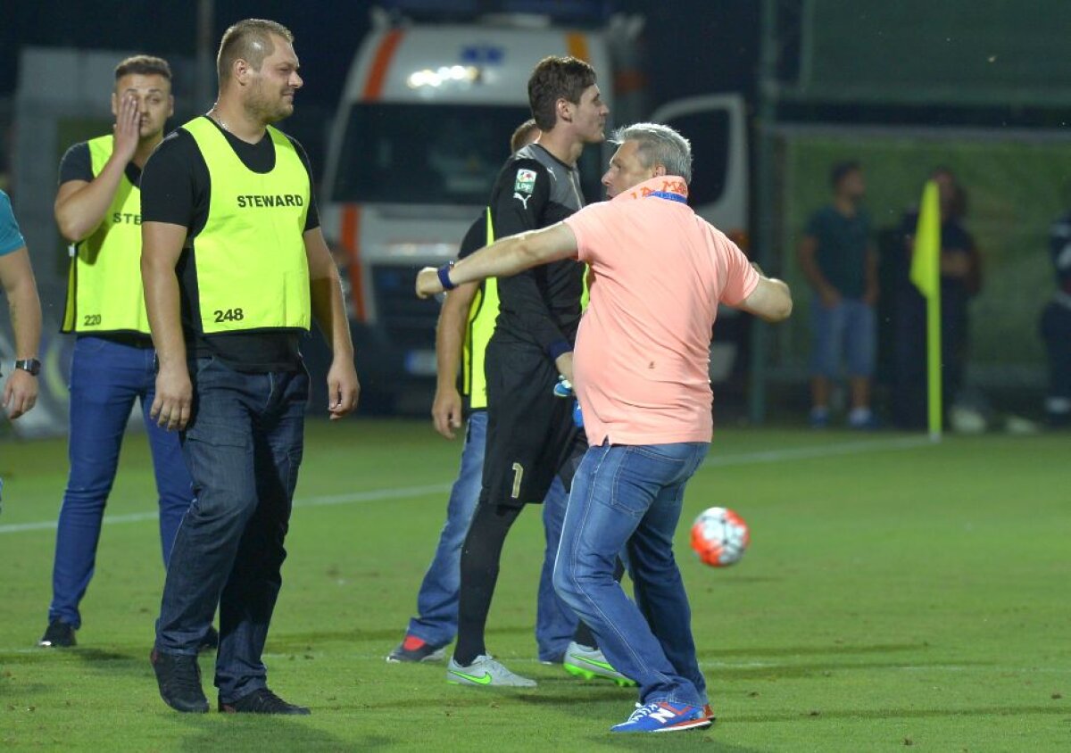 GALERIE FOTO Bucurie extremă pentru Șumudică la finalul meciului cu Steaua » Cum le-a răspuns suporterilor campioanei