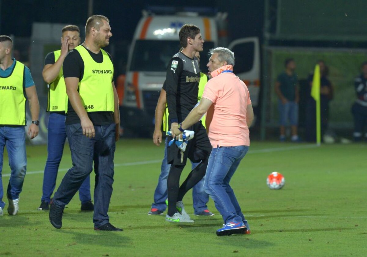 GALERIE FOTO Bucurie extremă pentru Șumudică la finalul meciului cu Steaua » Cum le-a răspuns suporterilor campioanei