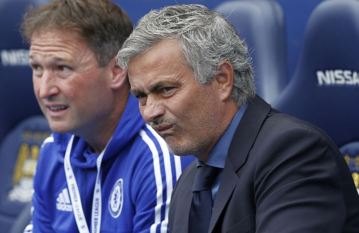 Fanii lui City au rîs de Mourinho după scandalul cu Eva Carneiro » Ce a făcut un suporter aflat în spatele băncii portughezului :D