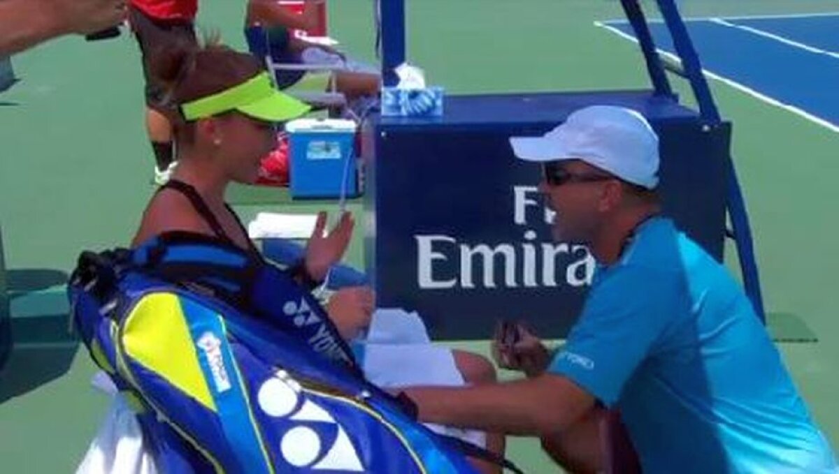 FOTO şi VIDEO Simona Halep a abandonat în finala de la Toronto! Românca a încercat o revenire spectaculoasă, dar problemele de sănătate n-au lăsat-o