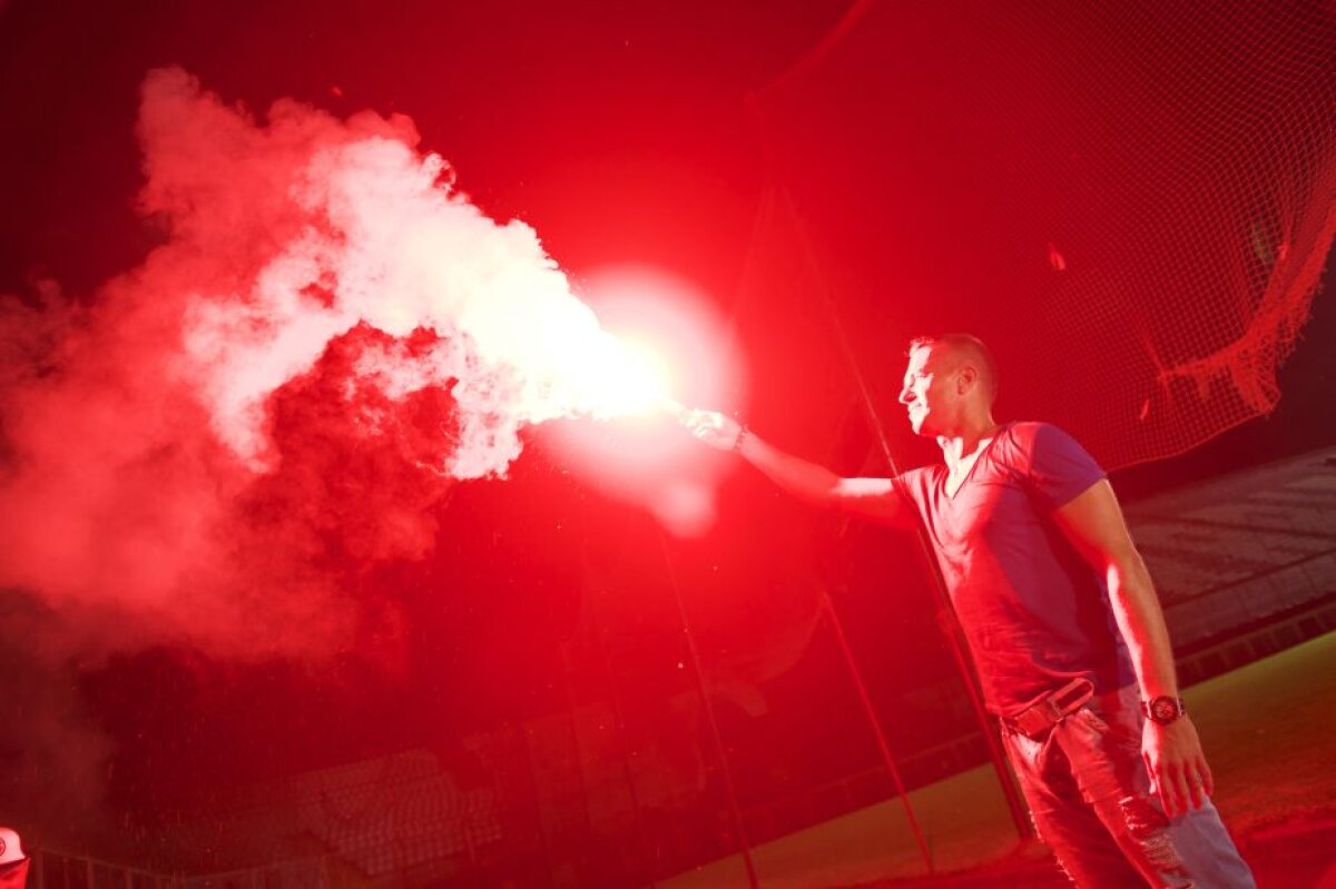 VIDEO+FOTO Surpriză emoţionantă pentru Pancu, pusă în scenă la miezul nopţii de 200 de fani » Idolul Giuleştiului a izbucnit în lacrimi