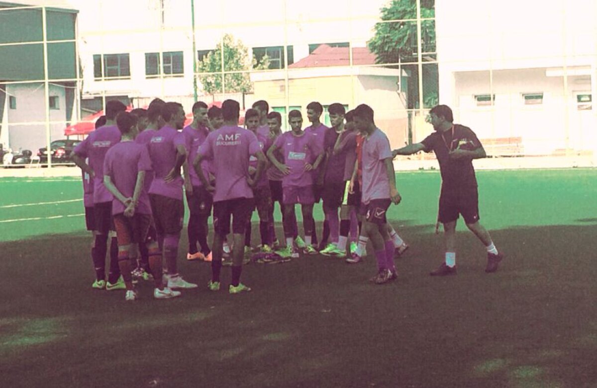 FOTO EXCLUSIV Gigi are de unde alege ;) » Luțu s-a făcut antrenor la 40 de ani: "Îi lasă mască pe toți"