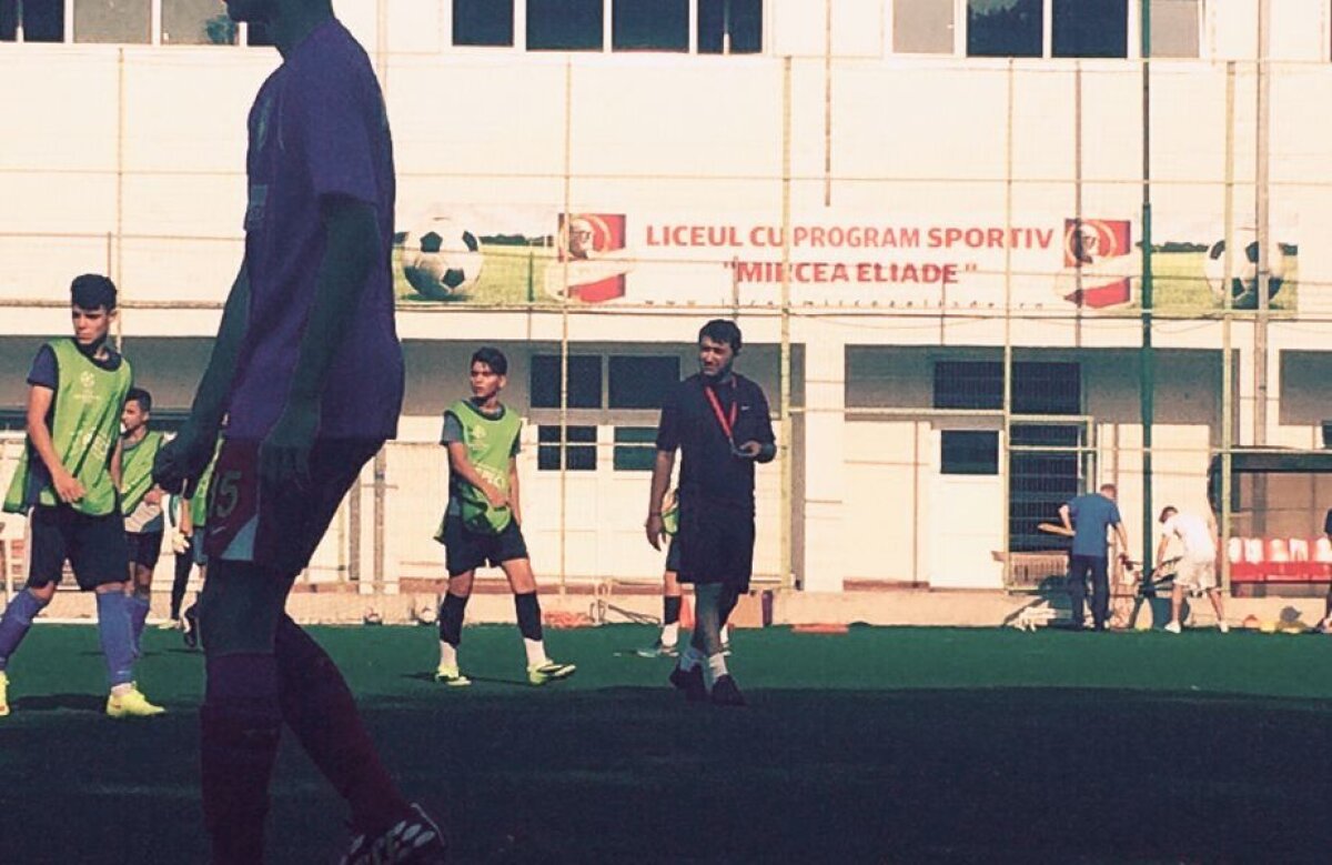 FOTO EXCLUSIV Gigi are de unde alege ;) » Luțu s-a făcut antrenor la 40 de ani: "Îi lasă mască pe toți"