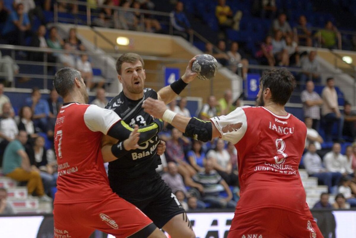 GALERIE FOTO Minaur Baia Mare a cîştigat Supercupa României după prelungiri în faţa Energiei Tîrgu Jiu