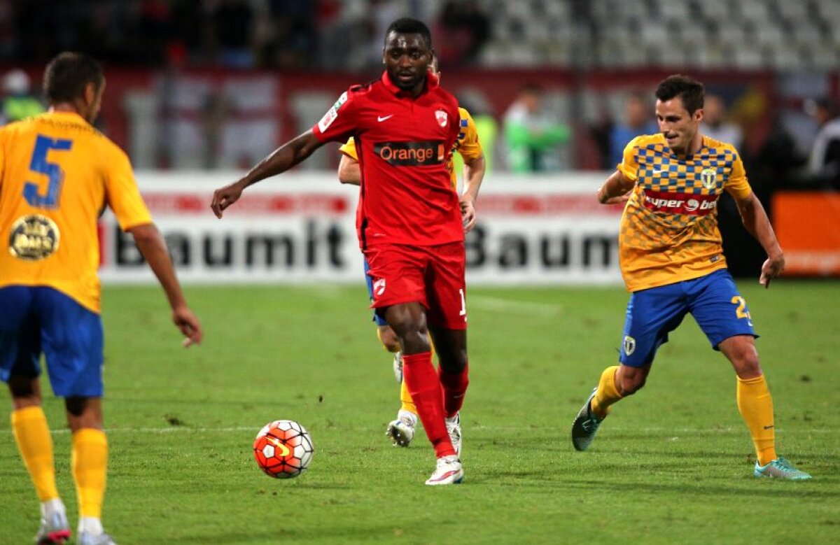 FOTO și VIDEO Atacanţii lui Dinamo şi-au făcut treaba şi au învins Petrolul, scor 2-0 » Essombe, gol la debut