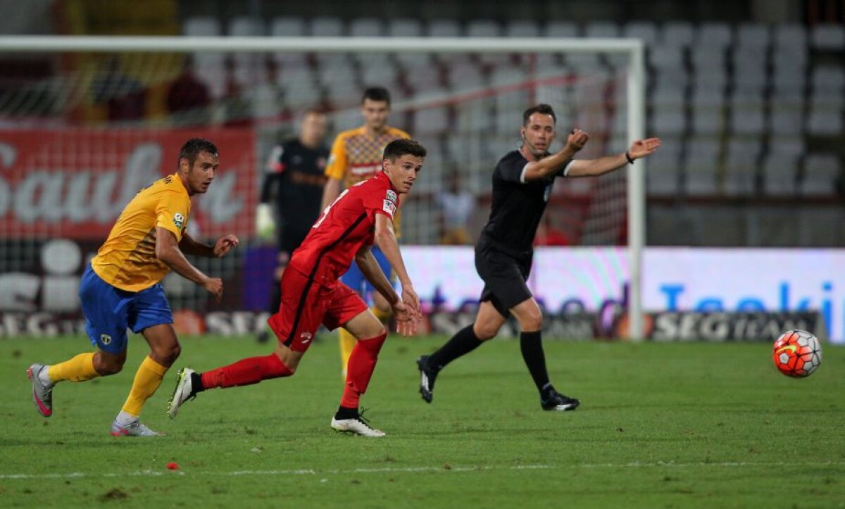 FOTO și VIDEO Atacanţii lui Dinamo şi-au făcut treaba şi au învins Petrolul, scor 2-0 » Essombe, gol la debut