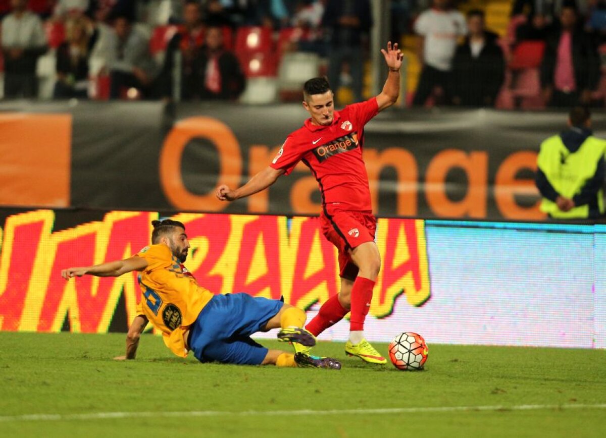 FOTO și VIDEO Atacanţii lui Dinamo şi-au făcut treaba şi au învins Petrolul, scor 2-0 » Essombe, gol la debut