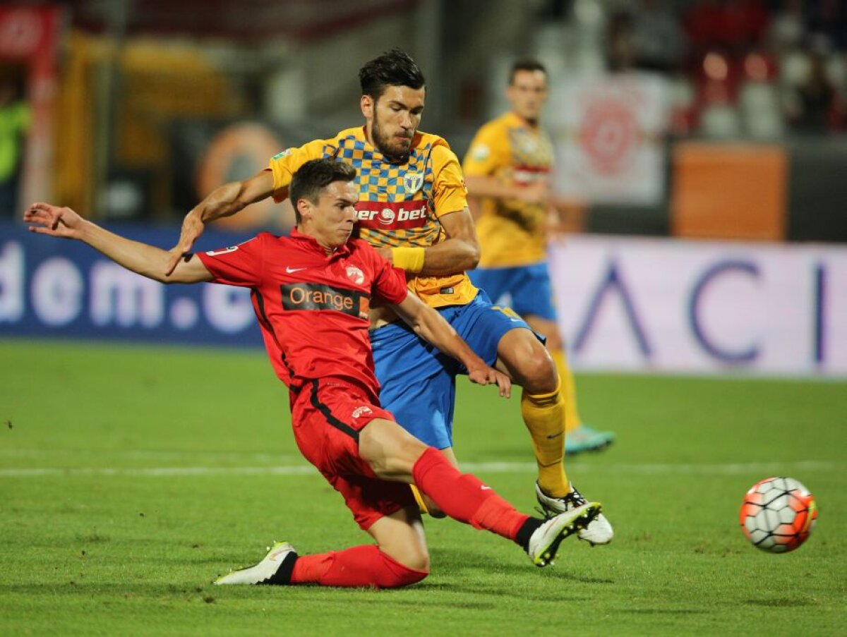 FOTO și VIDEO Atacanţii lui Dinamo şi-au făcut treaba şi au învins Petrolul, scor 2-0 » Essombe, gol la debut