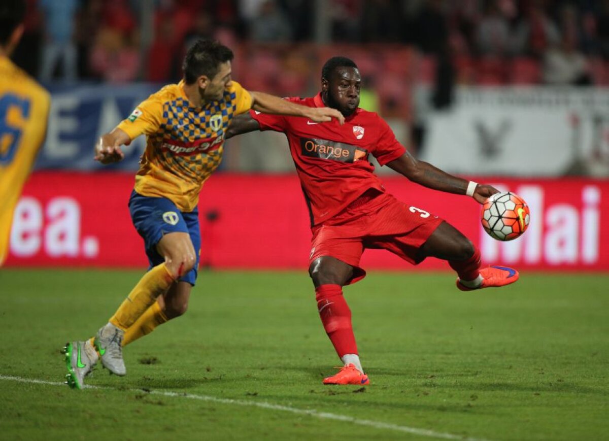 FOTO și VIDEO Atacanţii lui Dinamo şi-au făcut treaba şi au învins Petrolul, scor 2-0 » Essombe, gol la debut