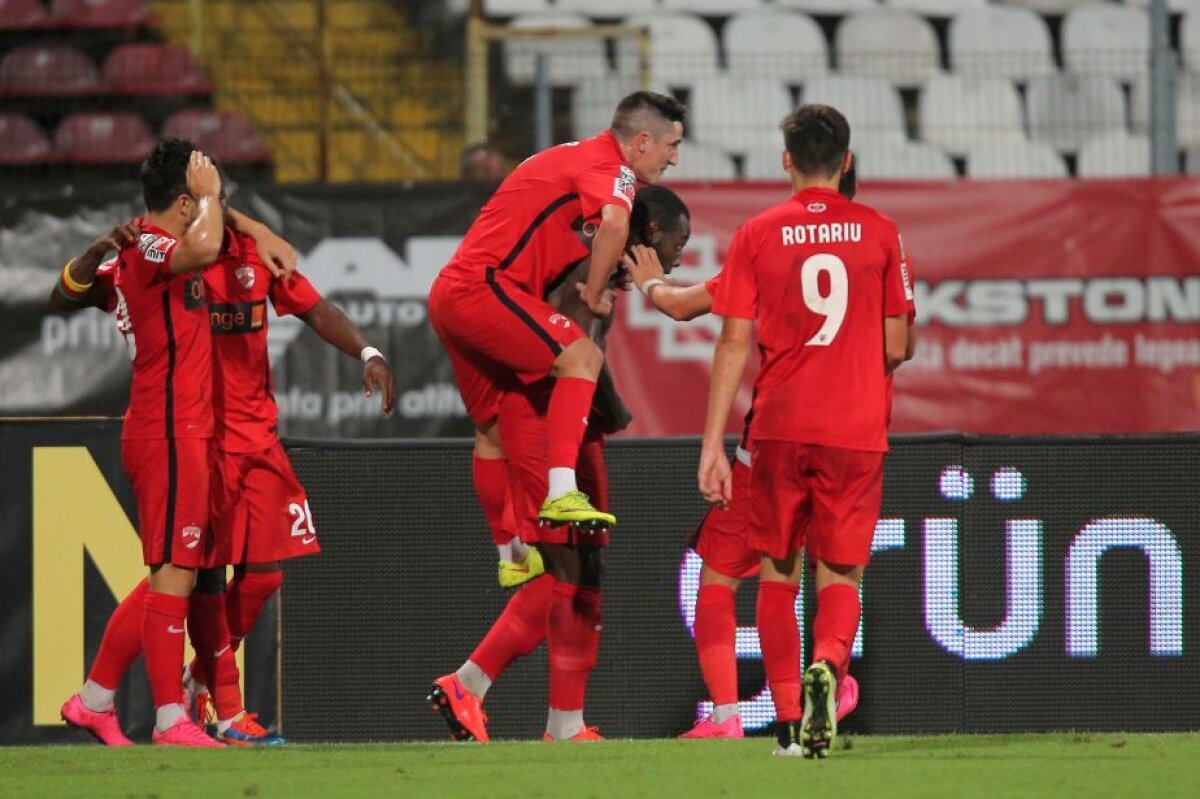 FOTO și VIDEO Atacanţii lui Dinamo şi-au făcut treaba şi au învins Petrolul, scor 2-0 » Essombe, gol la debut