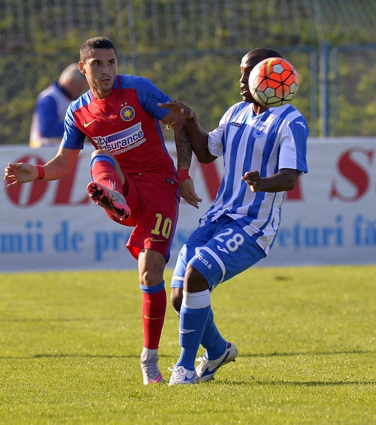 FOTO şi VIDEO » Steaua învinge greu CS U Craiova, 2-1, după un meci cu două penalty-uri! Prima victorie după 5 meciuri pentru Rădoi