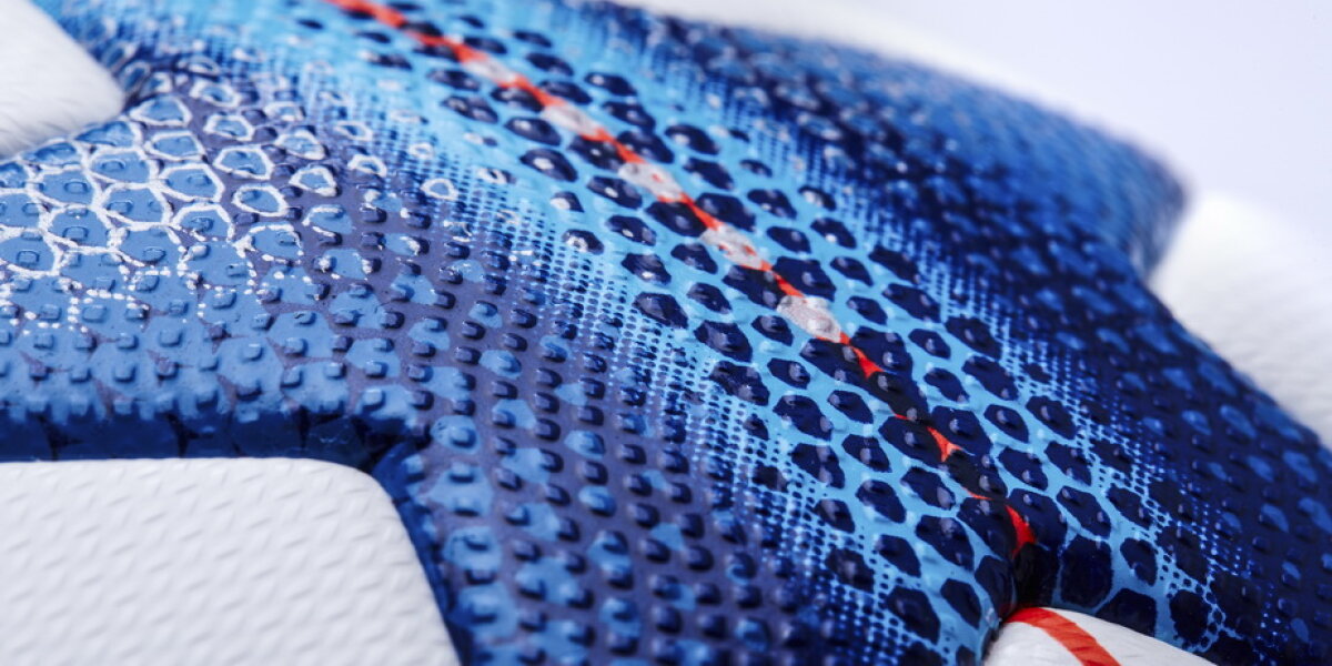 GALERIE FOTO Astăzi a fost lansată oficial mingea UEFA Champions League pentru noul sezon: Finale 15