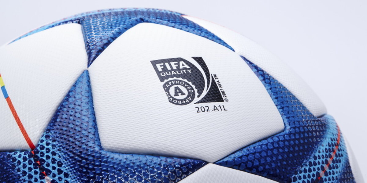 GALERIE FOTO Astăzi a fost lansată oficial mingea UEFA Champions League pentru noul sezon: Finale 15