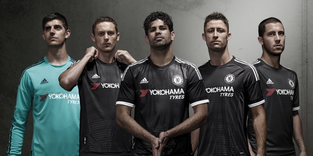 FOTO "Spark in the night" » Lansare simultană a echipamentului pentru 6 formaţii legendare