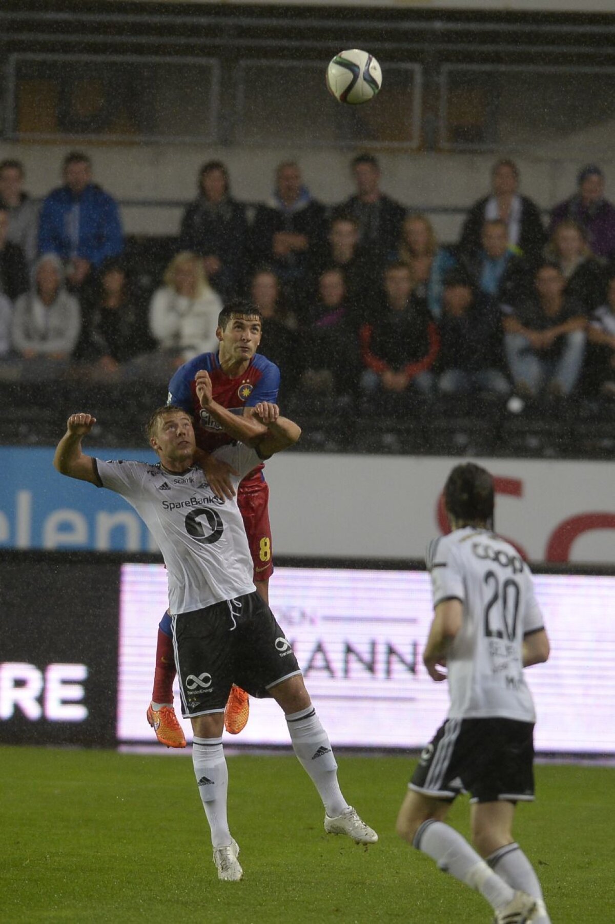  FOTO Prea puțin! Steaua bate Rosenborg, 1-0, însă norvegienii se califică în grupele EL