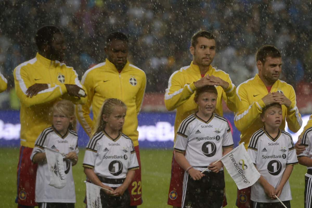 FOTO Cînd alb şi negru e plin de culoare » Atmosfera  de la Trondheim nu are nimic în comun cu modul în care trăiesc românii fotbalul