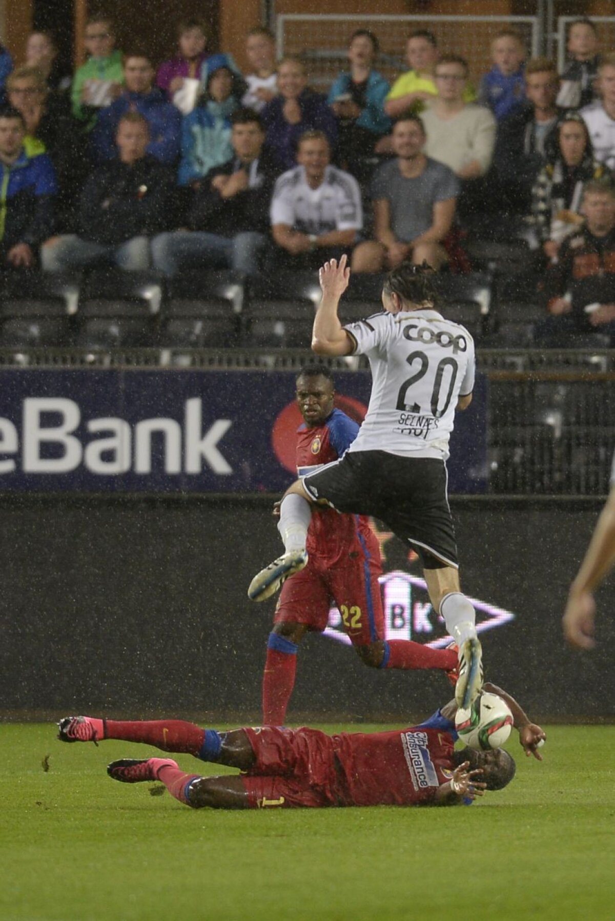 FOTO Consolare, nu calificare! Steaua a cîştigat cu Rosenborg, 1-0, dar e o victorie de care nimeni nu-şi va aduce aminte niciodată