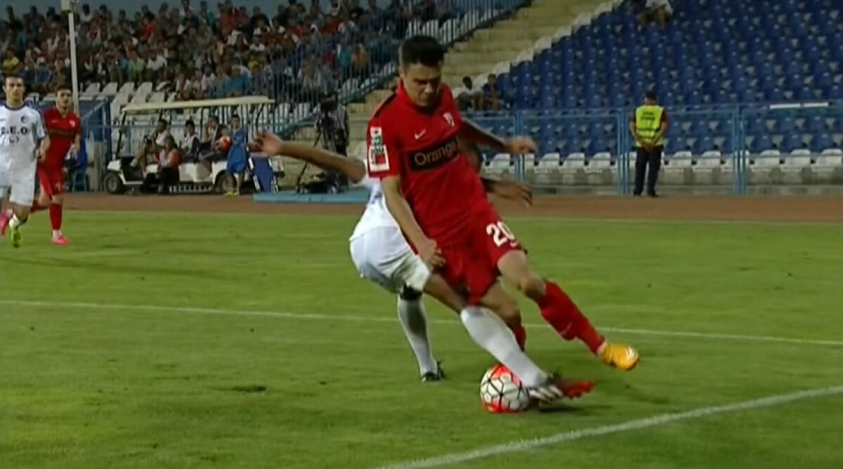 FOTO Trei penalty-uri neacordate! Seară execrabilă pentru ”centralul” de la Pandurii - Dinamo