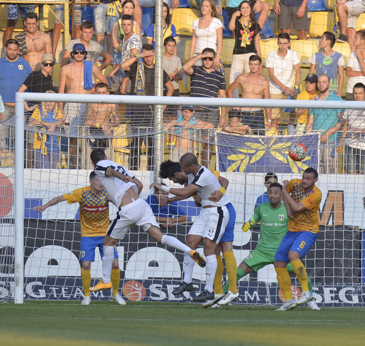 VIDEO+FOTO Norocul ține cu Astra » Petrolul pierde acasă, 0-1, după ce ratează două penalty-uri!