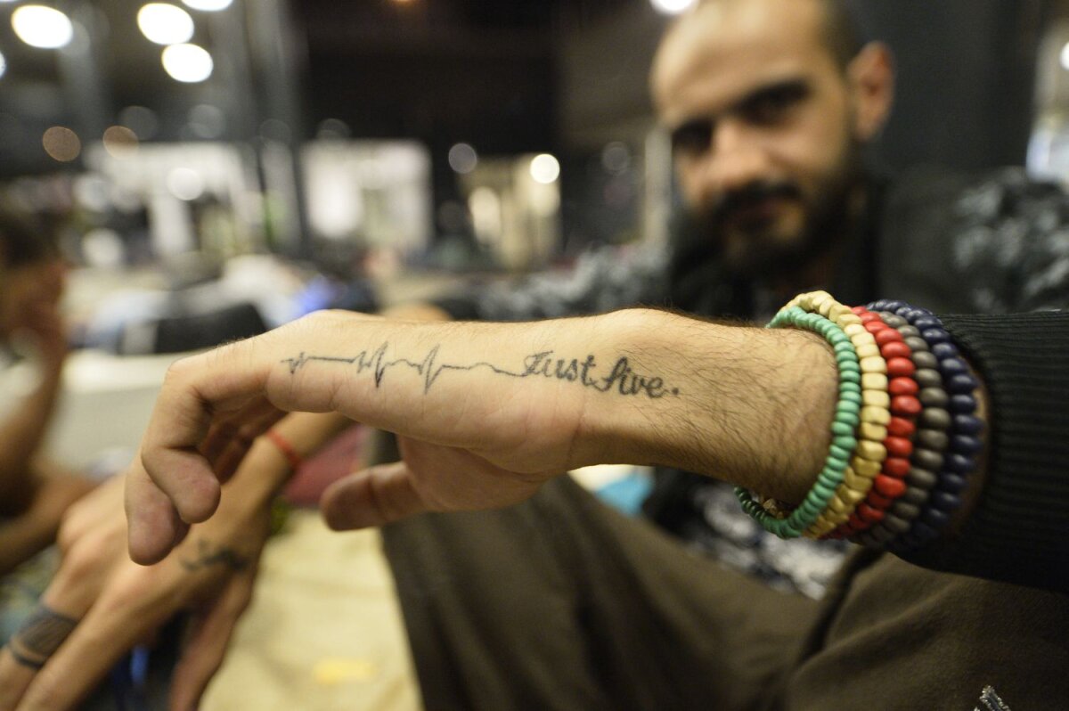 Povestea emoţionantă şi colorată a refugiatului sirian Amjad Bashir: "Cumpăr o bicicletă şi merg la Amsterdam!"