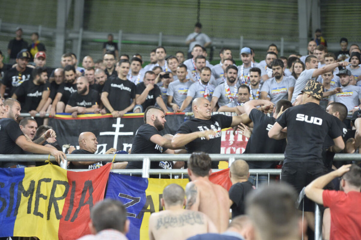 FOTO Fanii români ameninţaţi cu evacuarea! Steliştii s-au bătut cu dinamoviştii pe stadion