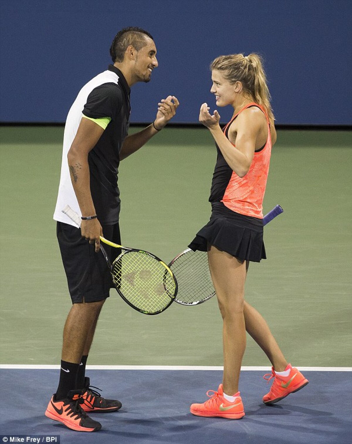 FOTO Jucătorul care l-a insultat pe Wawrinka recidivează » Flirt pe teren cu Eugenie Bouchard