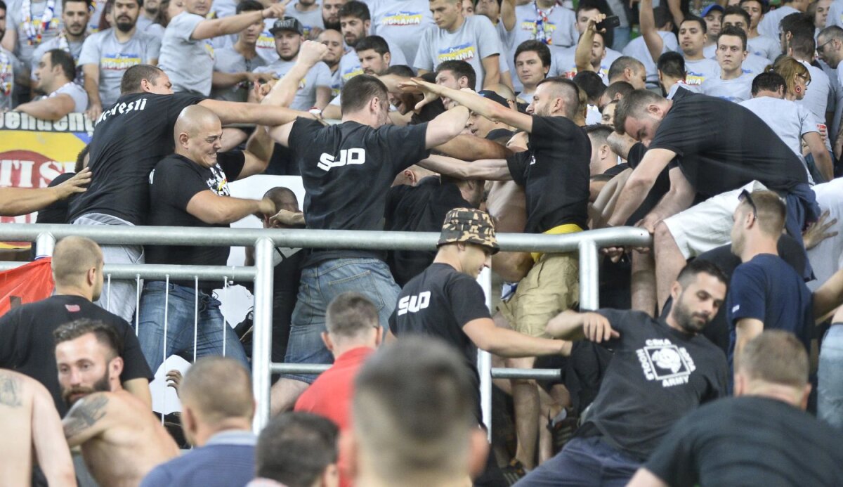 Corespondență din Budapesta » S-au descoperit motivele bătăii dintre fanii naționalei: tricourile steliștilor