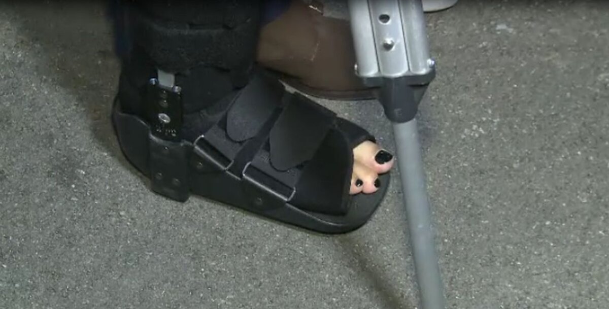 Prințul Cristea a găsit explicația pentru oja neagră de pe unghiile de la picioare: "Nu înțeleg de ce se miră toată lumea"