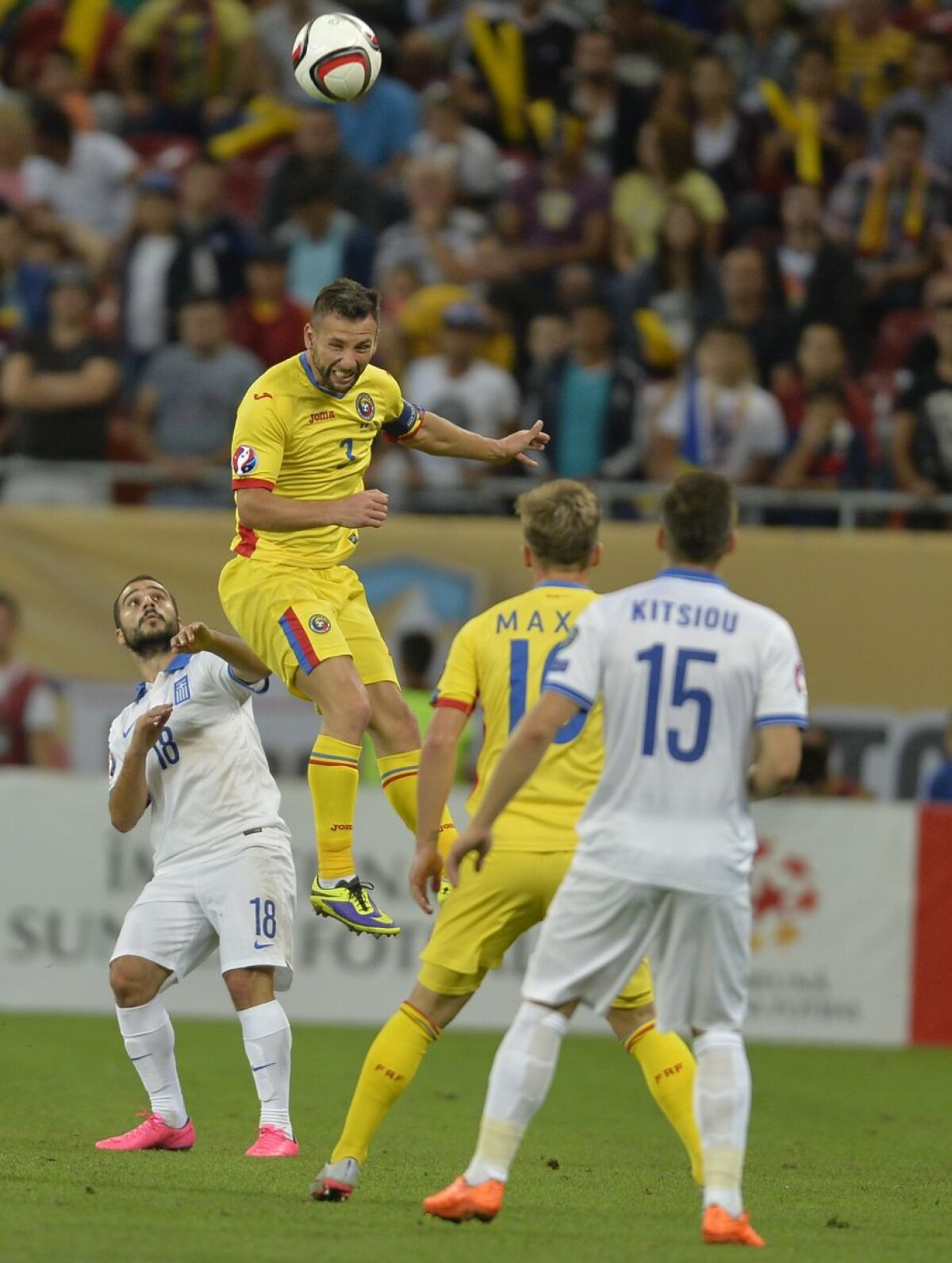 FOTO » România - Grecia 0-0 și Irlanda de Nord - Ungaria 1-1. 4 puncte în ultimele două meciuri ne ajung ca să ne calificăm!