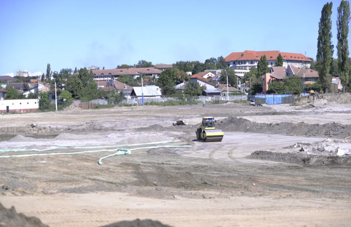 GALERIE FOTO Start! A început oficial ridicarea noii arene din Craiova: "OZN-ul aterizează pe 21 noiembrie"